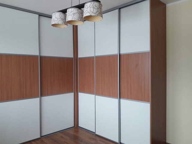 vestavěné skříně